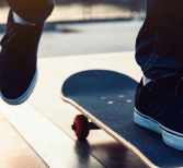 Skateboard op een skatebaan